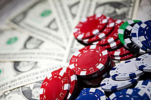 spintime live casino real dealer baccarat table streamed on screen